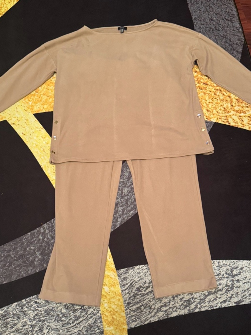 Jones New York Beige Women’s Two-Piece
